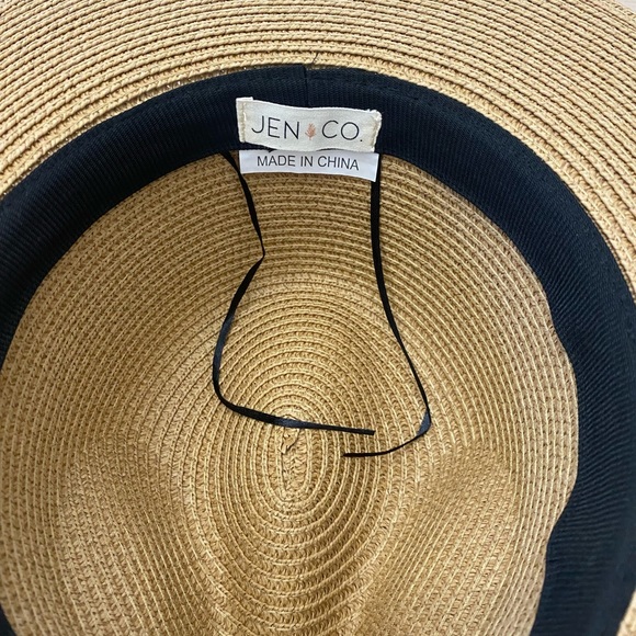 Straw hat - Picture 3 of 5